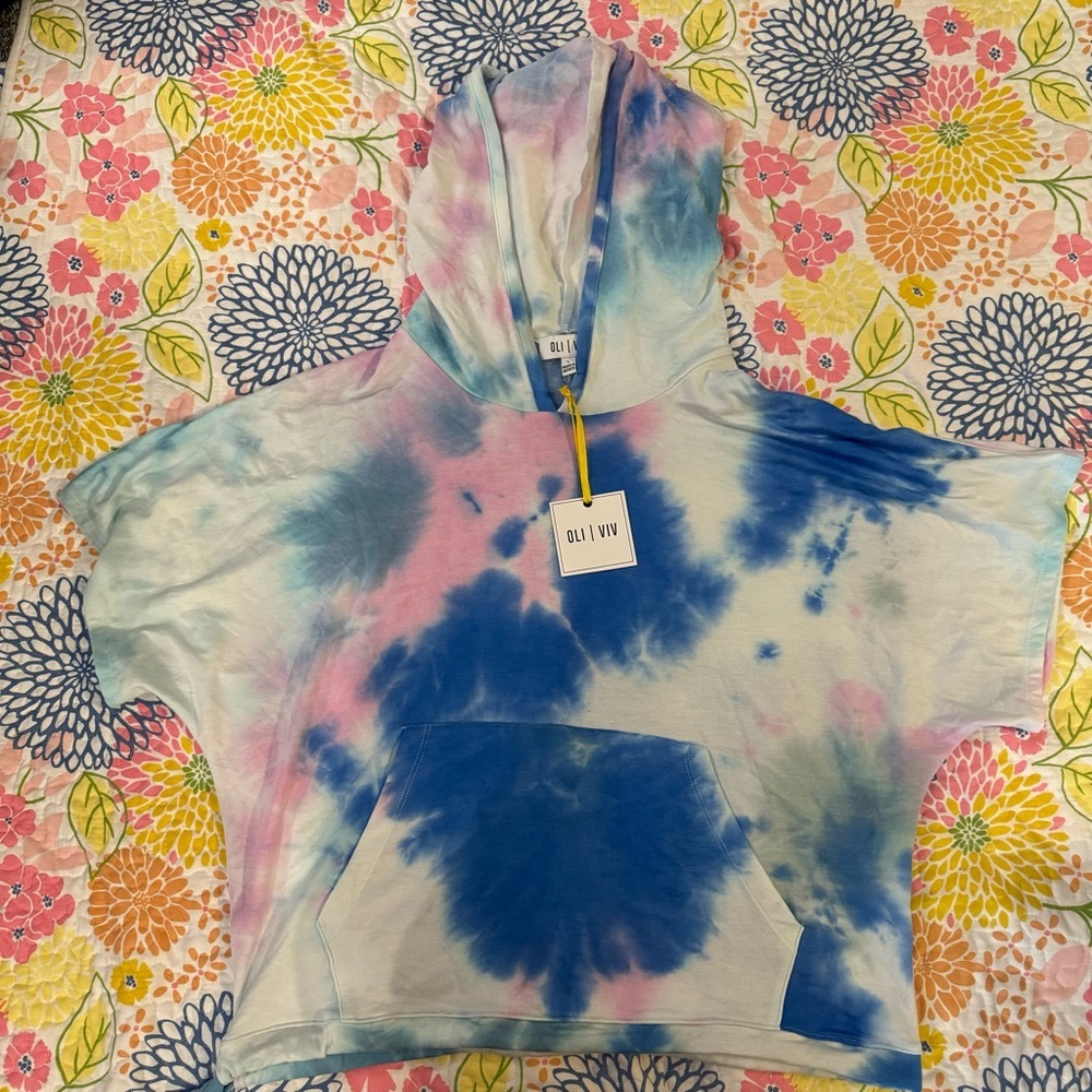 NWT large oli viv short sleeve hoodie
